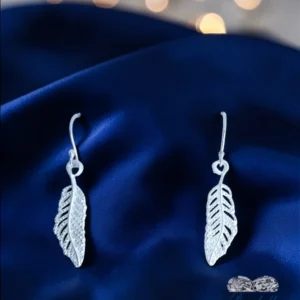 Aretes largos en forma de hoja