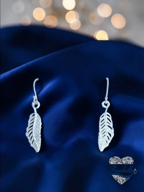 Aretes largos en forma de hoja