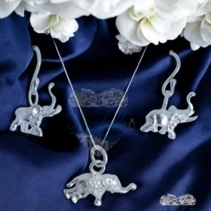 conjunto de plata en forma de elefante
