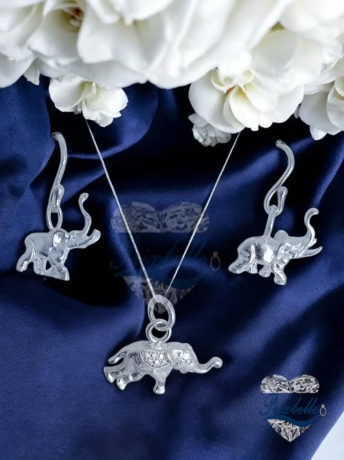 conjunto de plata en forma de elefante