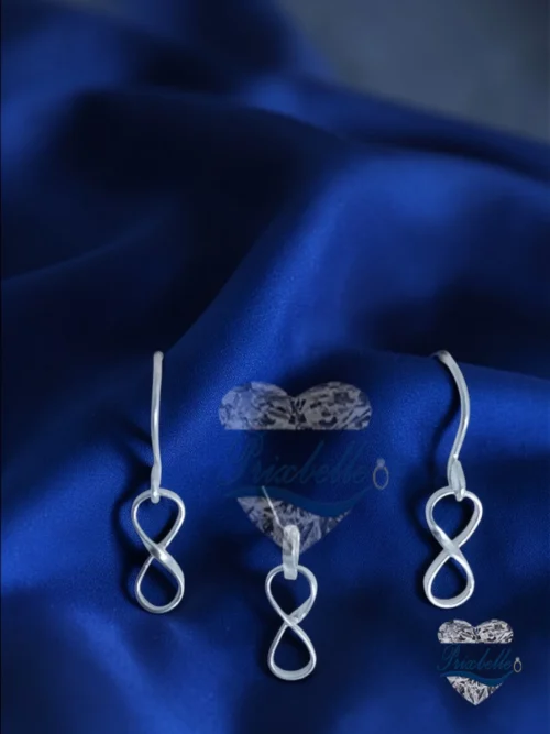 Conjunto plata en infinito