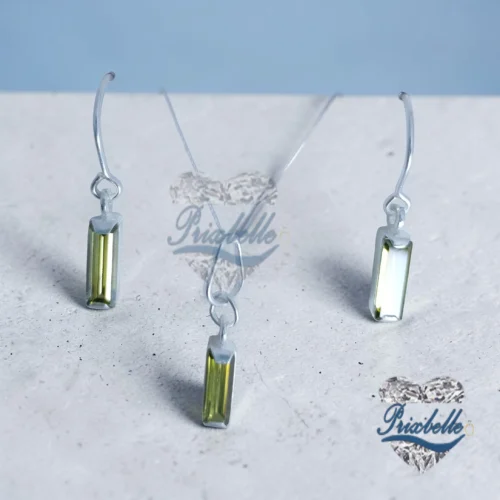 conjunto en piedra verde colgante